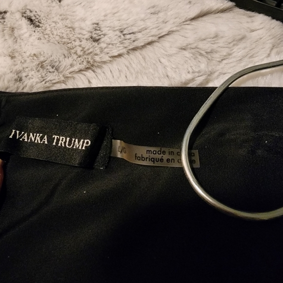 Zippers + Stretchโ๏ธ - Picture 3 of 3